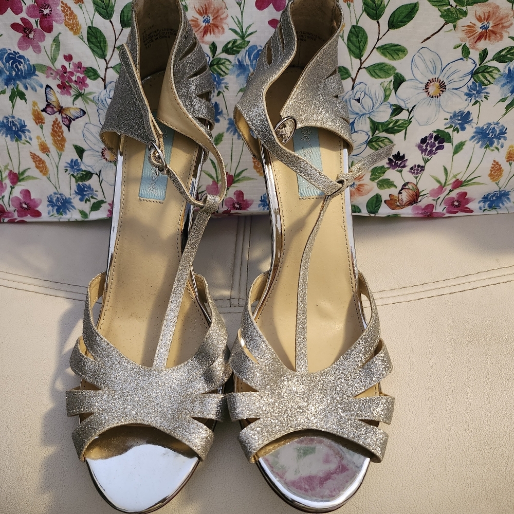Blue by Betsey Johnson SB-Tee Heels – Silver Sparkly